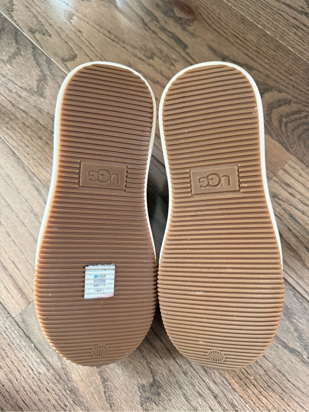 UGG Black Canvas Mary Jane Platform Clogs with Gum Sole - Picture 7 of 9